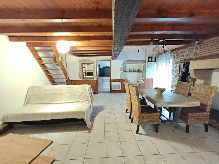 Logement Entier Style Chalet - 1 A 5 Pers - Langon  Buitenkant foto