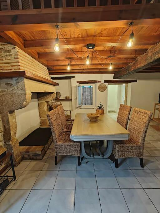 Logement Entier Style Chalet - 1 A 5 Pers - Langon  Buitenkant foto